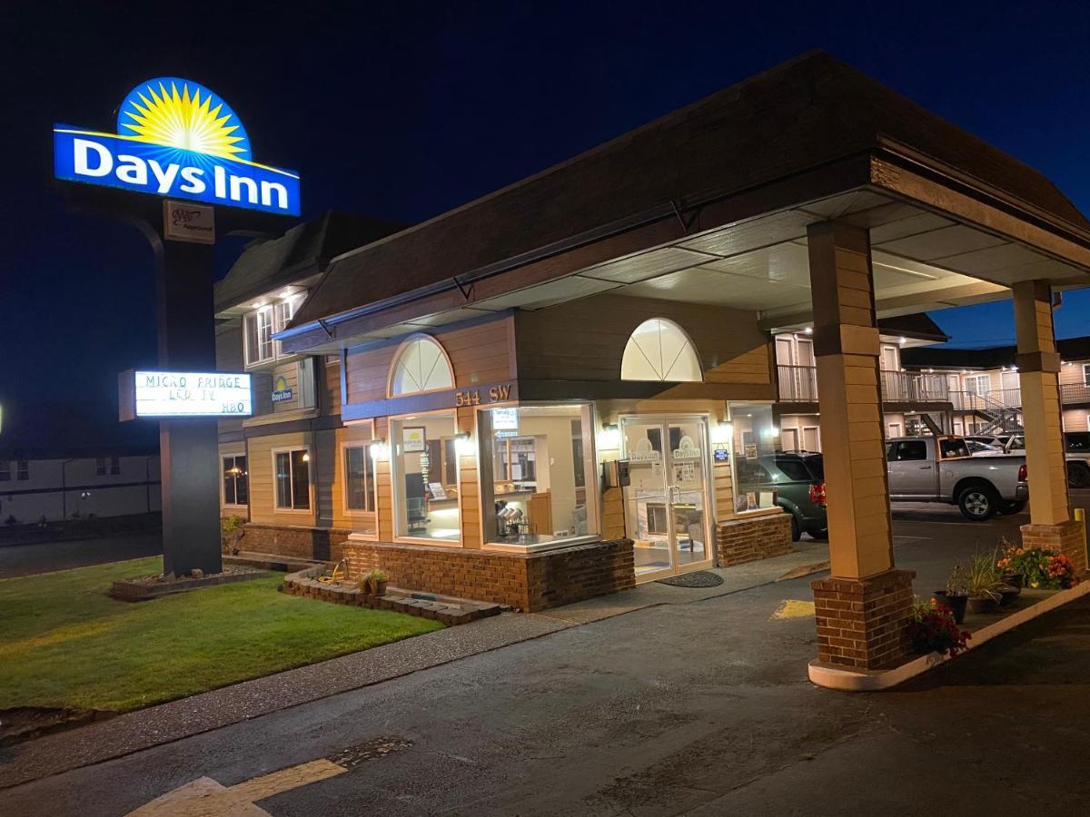 Days Inn By Wyndham Newport Or Exterior foto