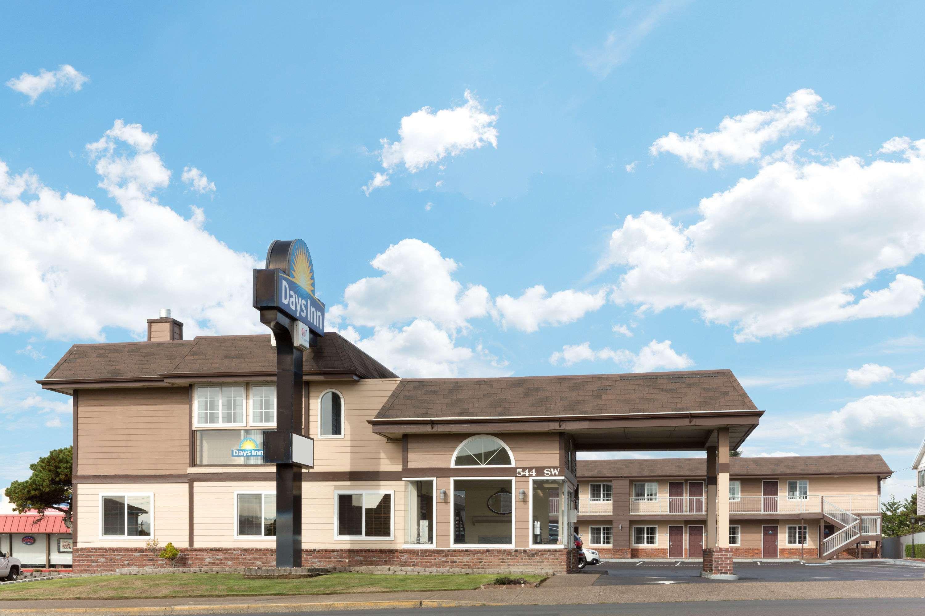 Days Inn By Wyndham Newport Or Exterior foto